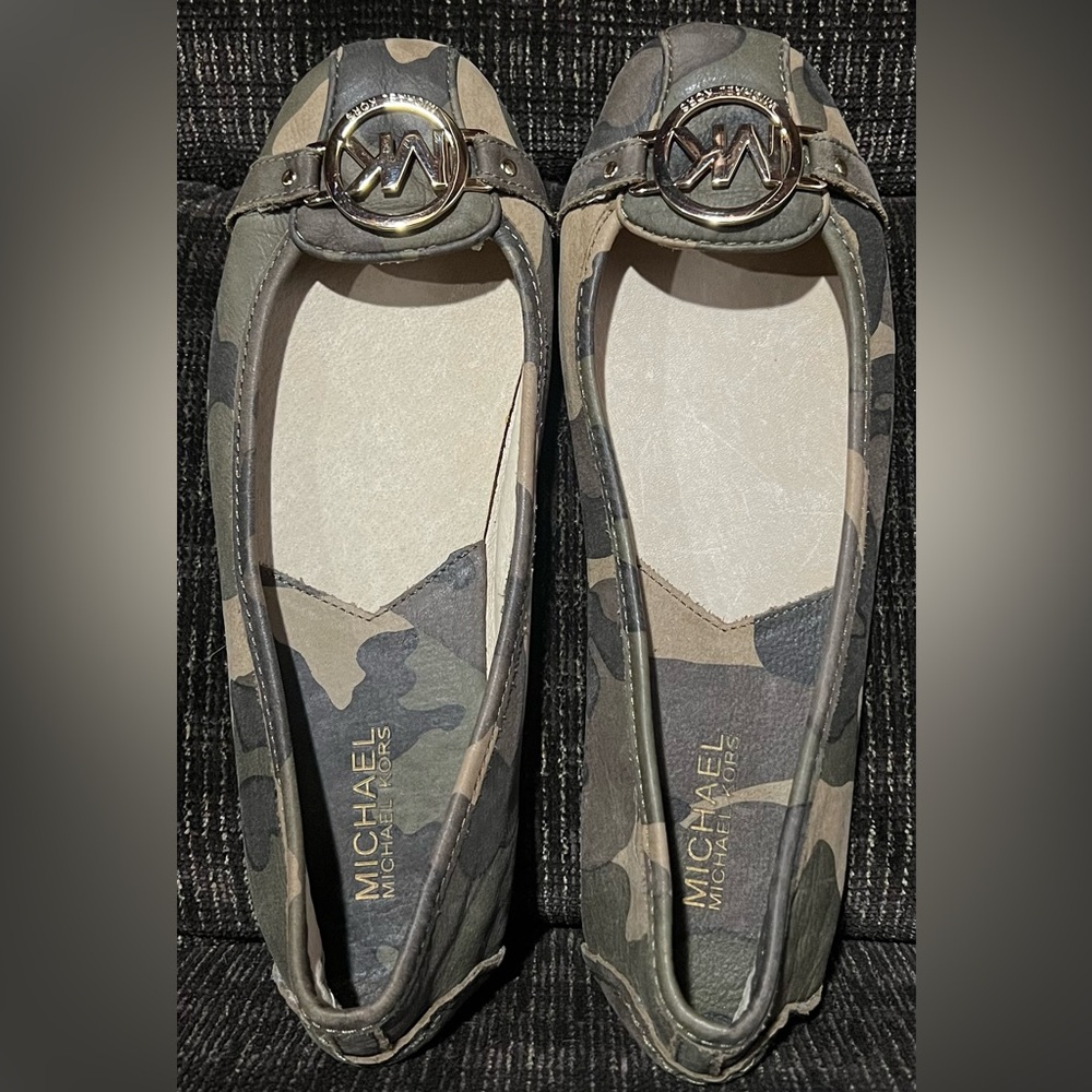 Mk camo flat leather shoes